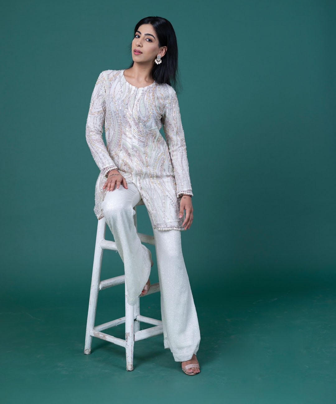 White embroidered kurta with shimmer trousers - Image 3