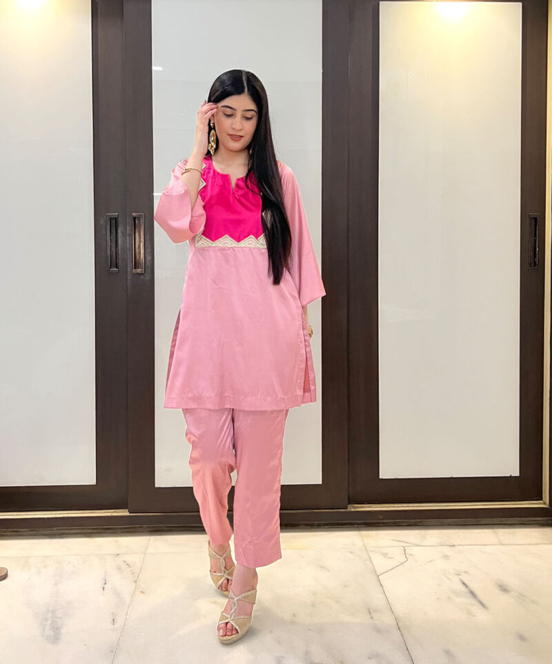 GULNAAR KURTA SET